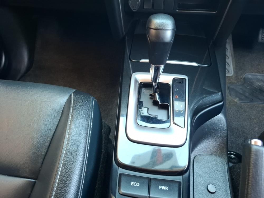 Toyota Fortuner 2.4 Gd-6 Rb At