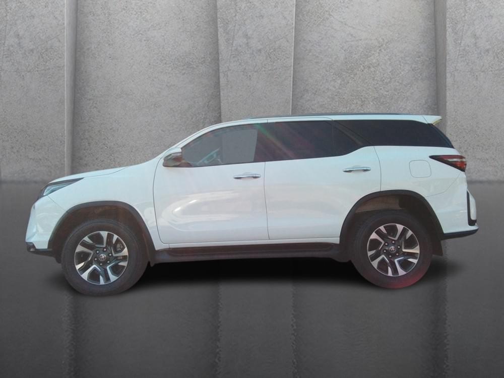 Toyota Fortuner 2.4 Gd-6 Rb At