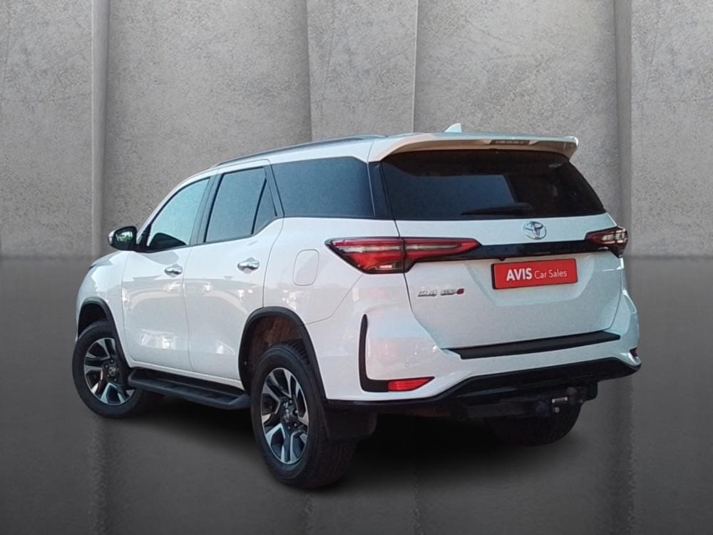 Toyota Fortuner 2.4 Gd-6 Rb At