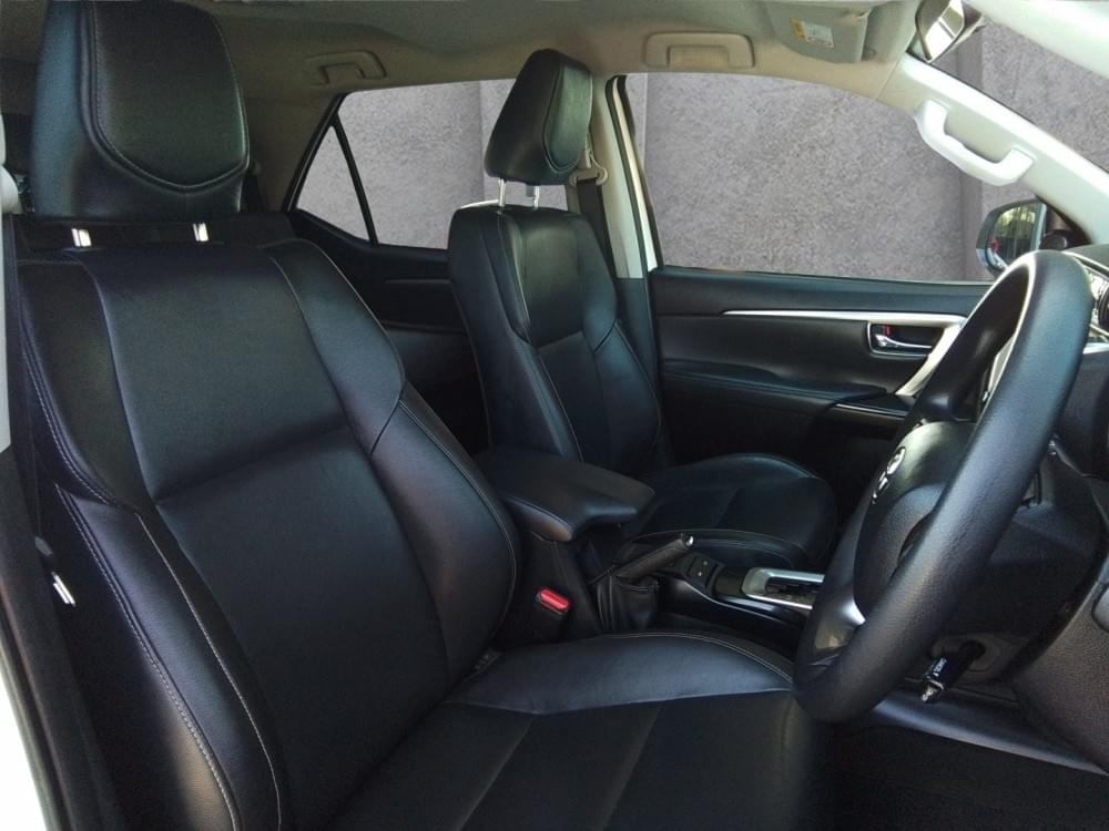 Toyota Fortuner 2.4 Gd-6 Rb At