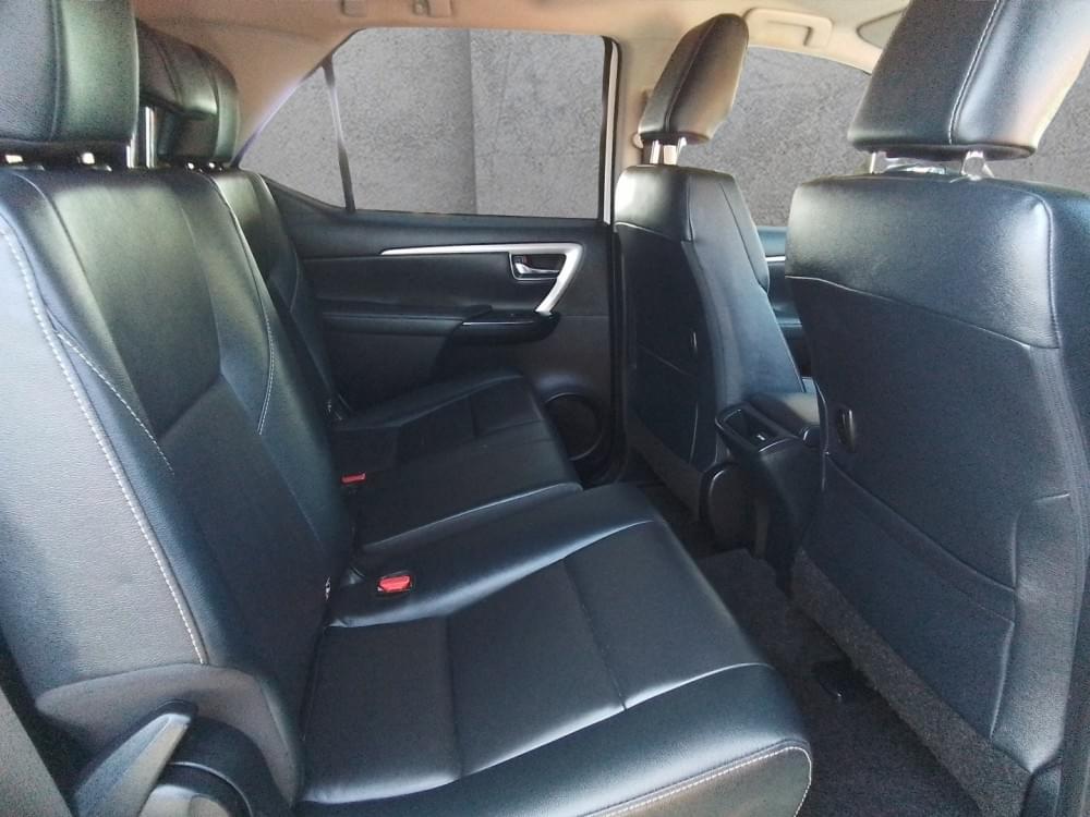Toyota Fortuner 2.4 Gd-6 Rb At