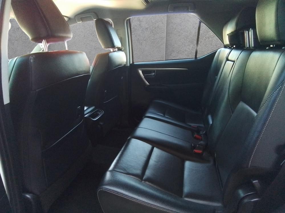 Toyota Fortuner 2.4 Gd-6 Rb At