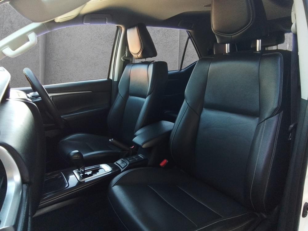 Toyota Fortuner 2.4 Gd-6 Rb At