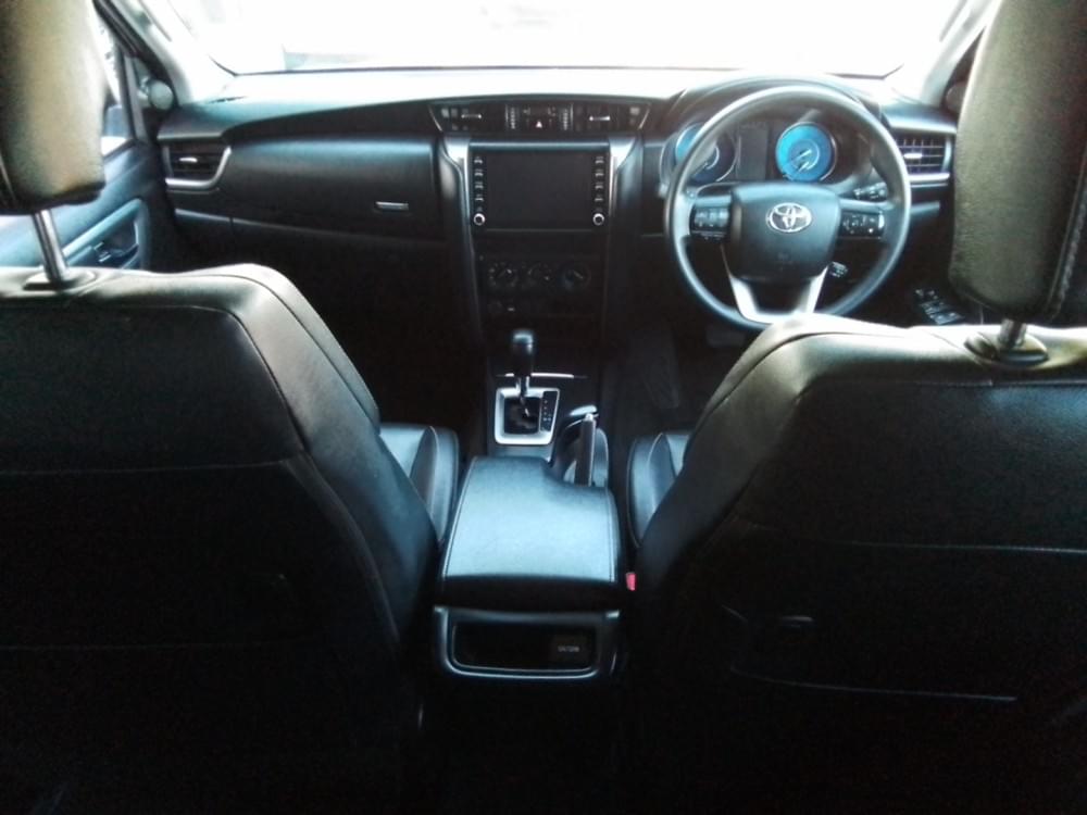 Toyota Fortuner 2.4 Gd-6 Rb At