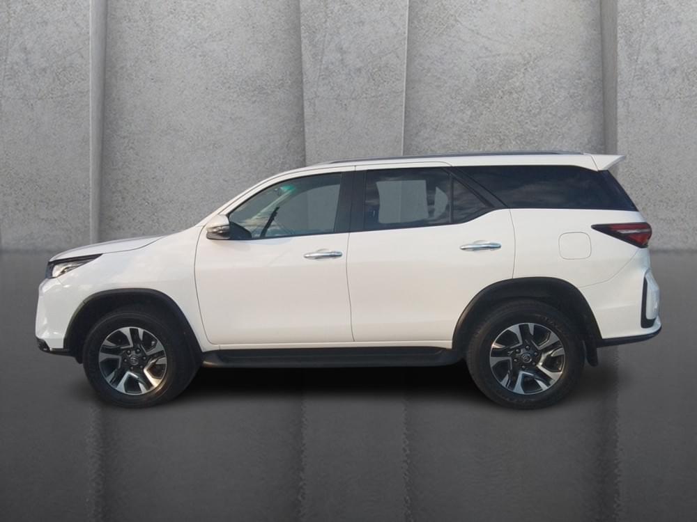 Toyota Fortuner 2.4 Gd-6 Rb At
