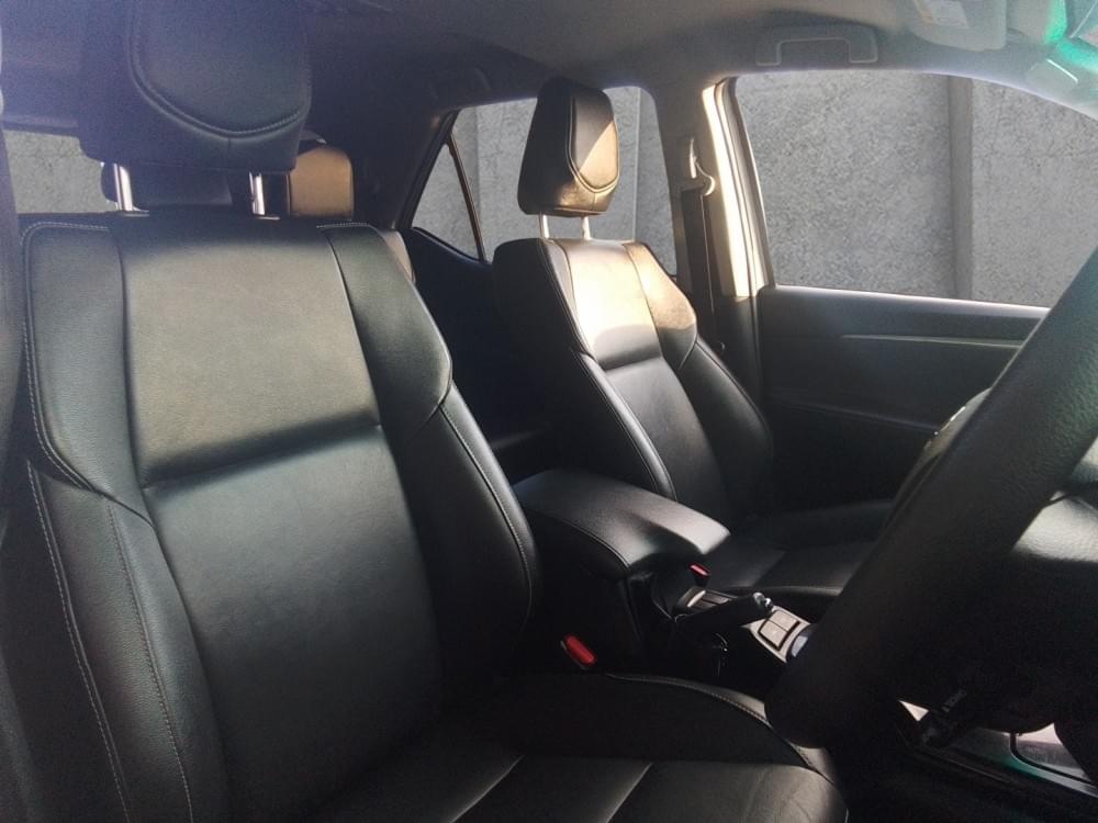 Toyota Fortuner 2.4 Gd-6 Rb At