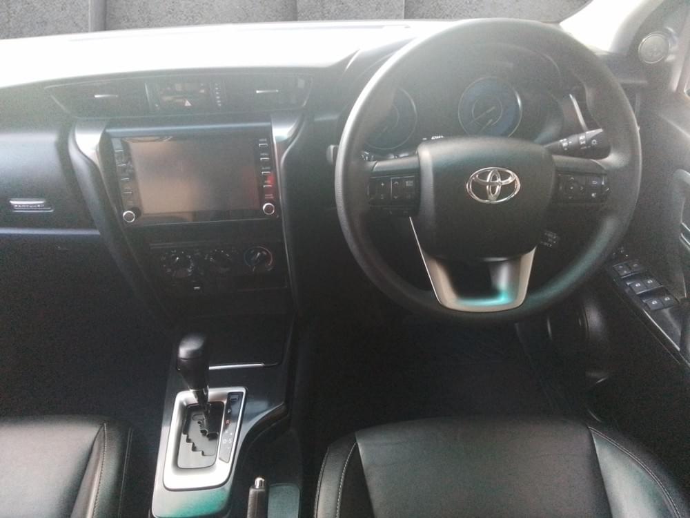 Toyota Fortuner 2.4 Gd-6 Rb At