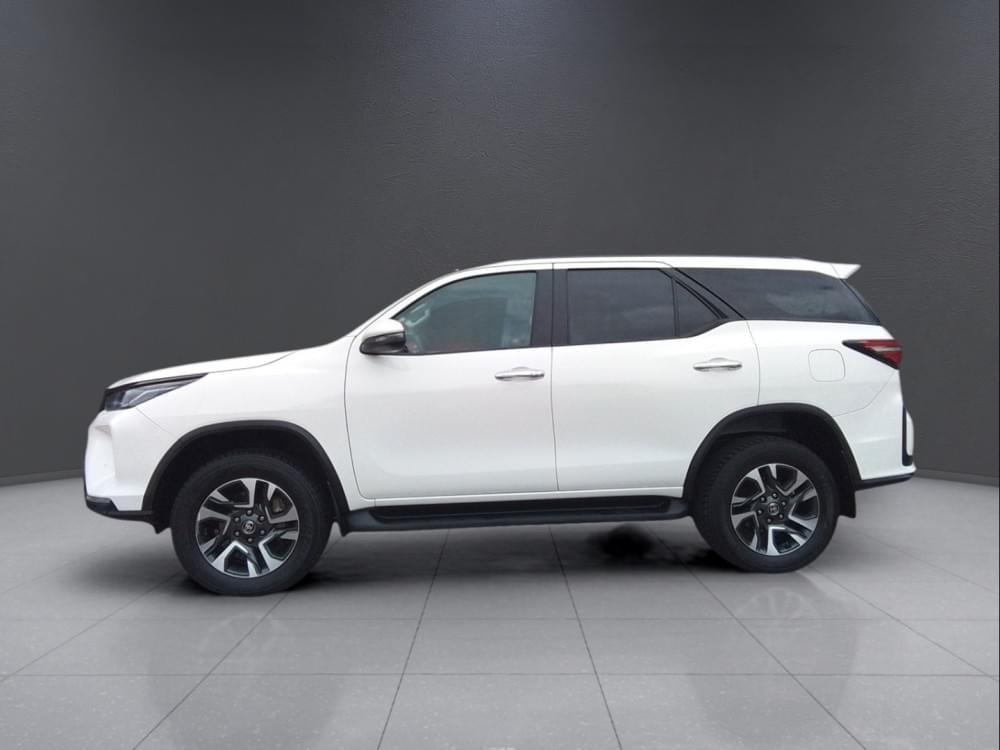 Toyota Fortuner 2.4 Gd-6 Rb At