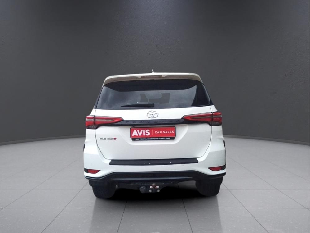 Toyota Fortuner 2.4 Gd-6 Rb At