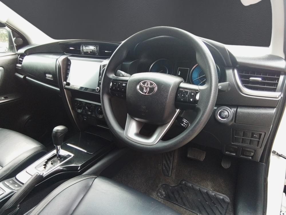 Toyota Fortuner 2.4 Gd-6 Rb At