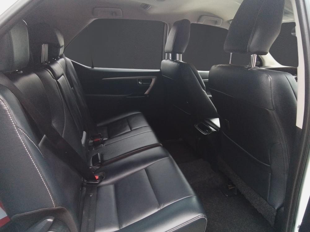 Toyota Fortuner 2.4 Gd-6 Rb At