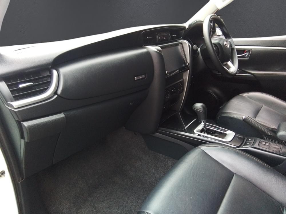 Toyota Fortuner 2.4 Gd-6 Rb At