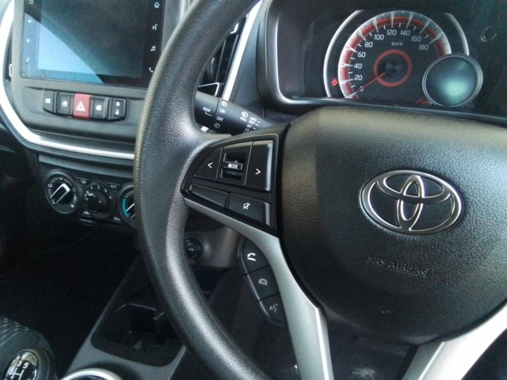 Toyota Vitz 1.0 Xr Mt