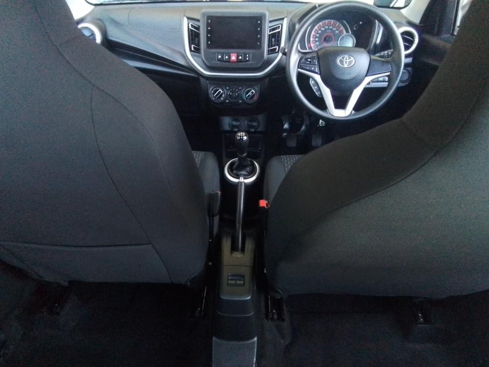 Toyota Vitz 1.0 Xr Mt