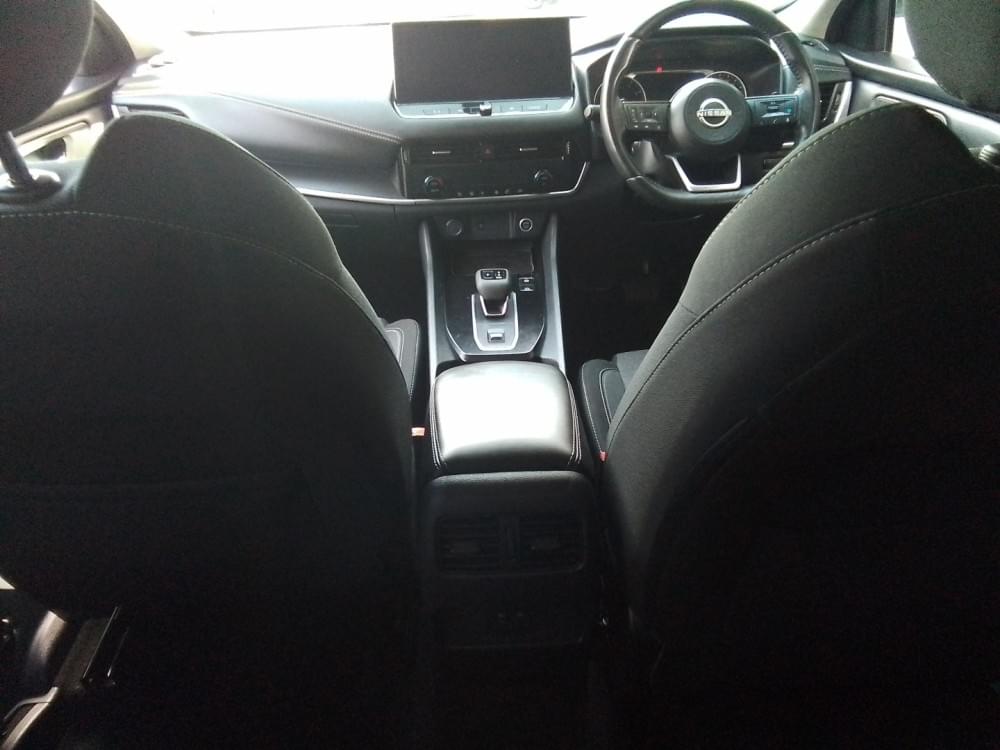 Nissan Qashqai 1.3T Acenta Xtronic 2-Tone