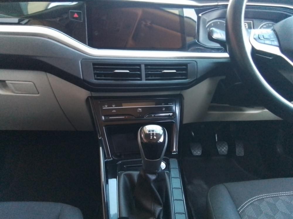 Volkswagen Polo Sedan 1.6 Life