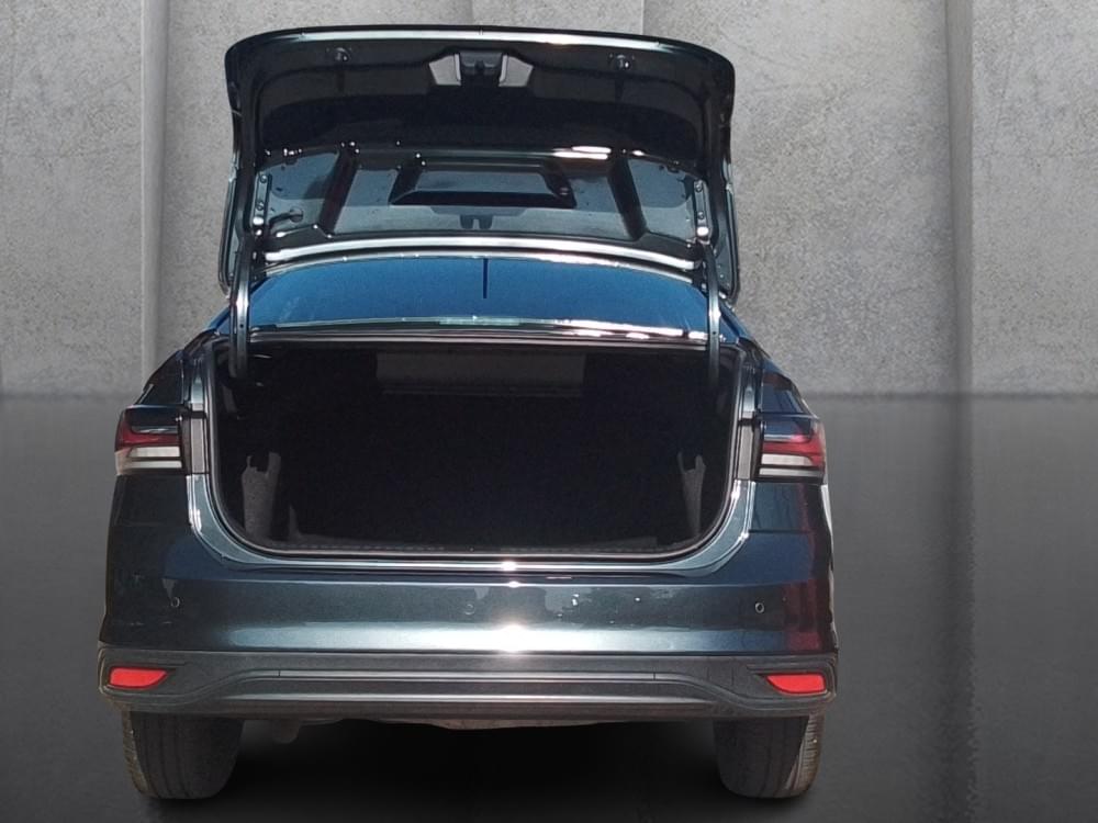Volkswagen Polo Sedan 1.6 Base