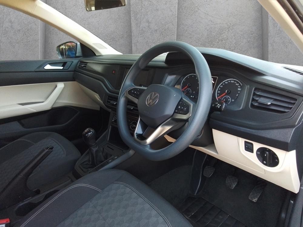 Volkswagen Polo Sedan 1.6