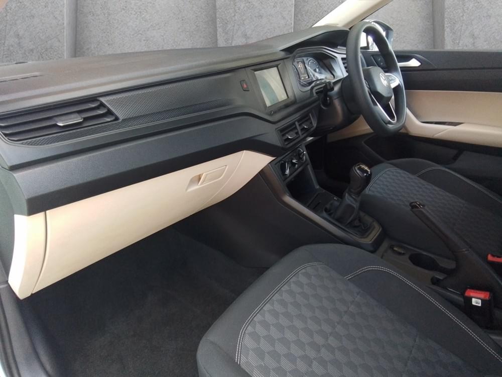 Volkswagen Polo Sedan 1.6 Base
