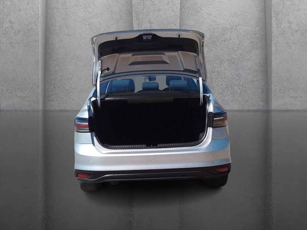 Volkswagen Polo Sedan 1.6 Base