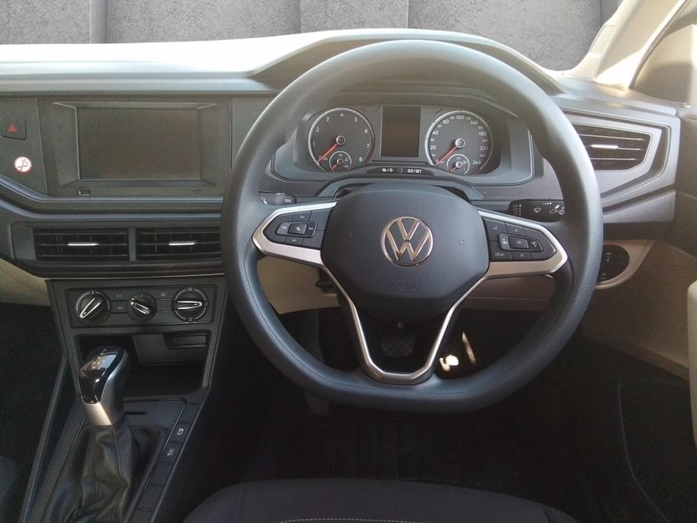 Volkswagen Polo Sedan 1.6 Tiptronic