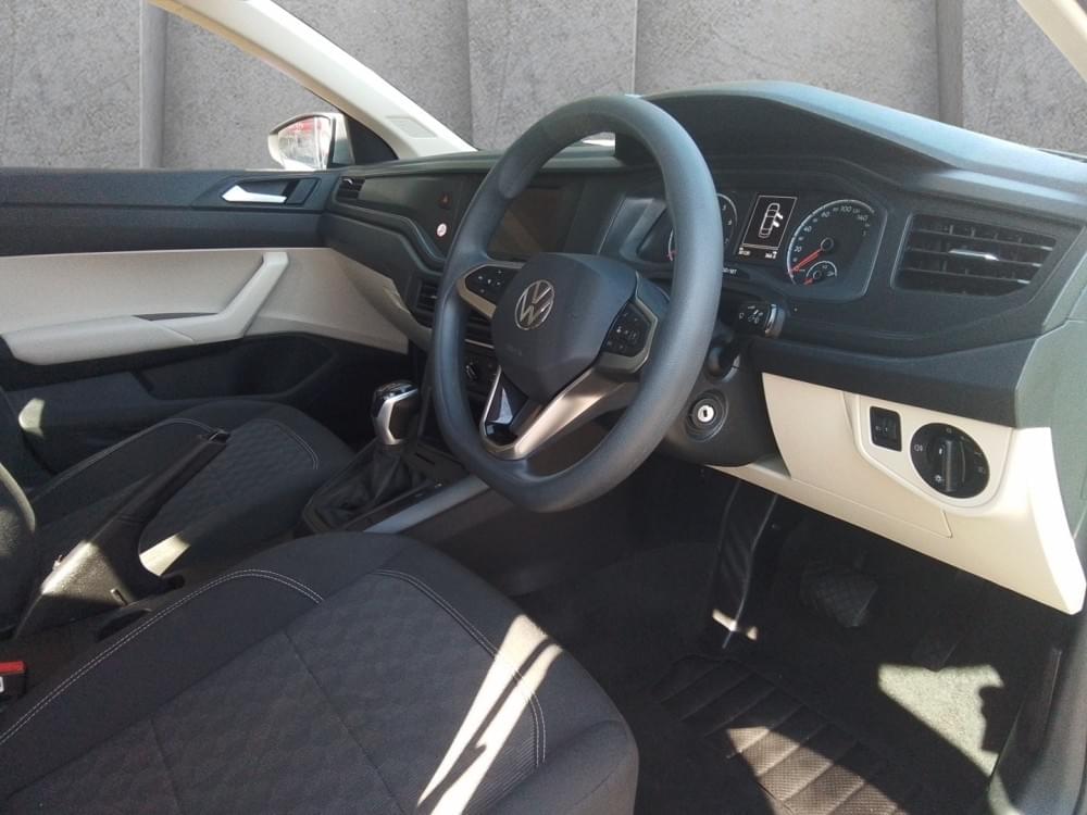 Volkswagen Polo Sedan 1.6 Tiptronic