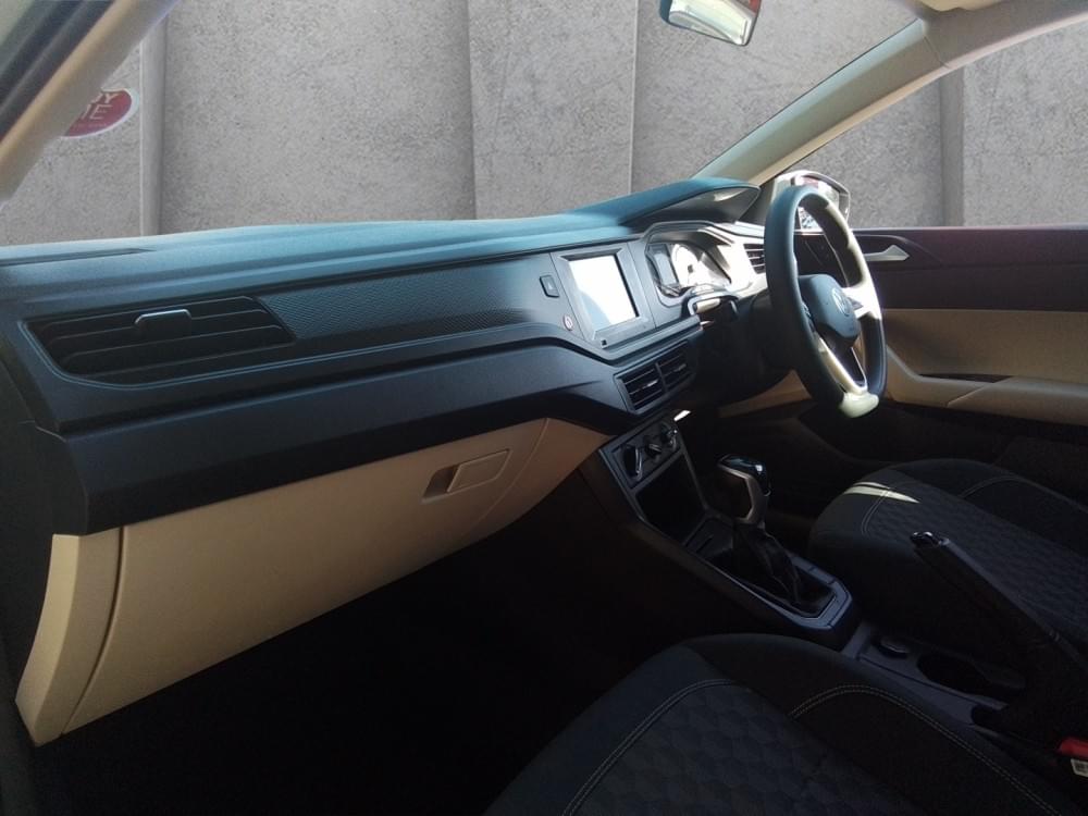 Volkswagen Polo Sedan 1.6 Tiptronic