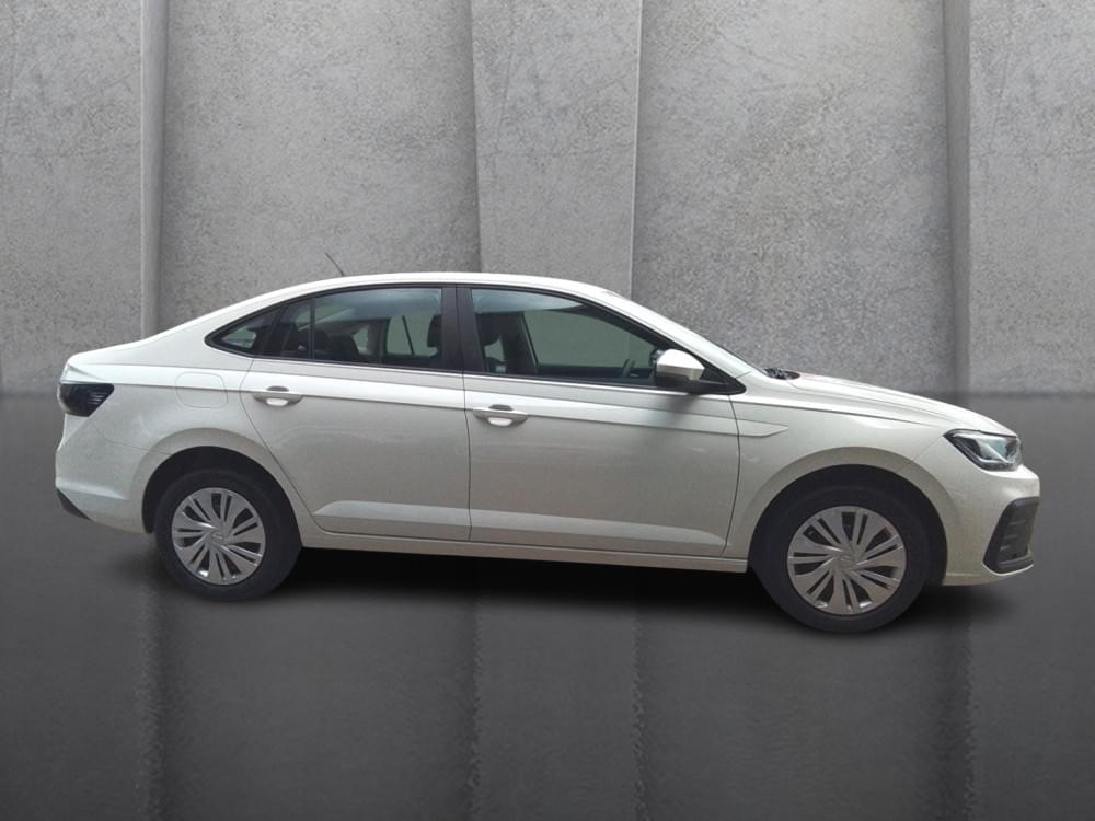 Volkswagen Polo Sedan 1.6 Base