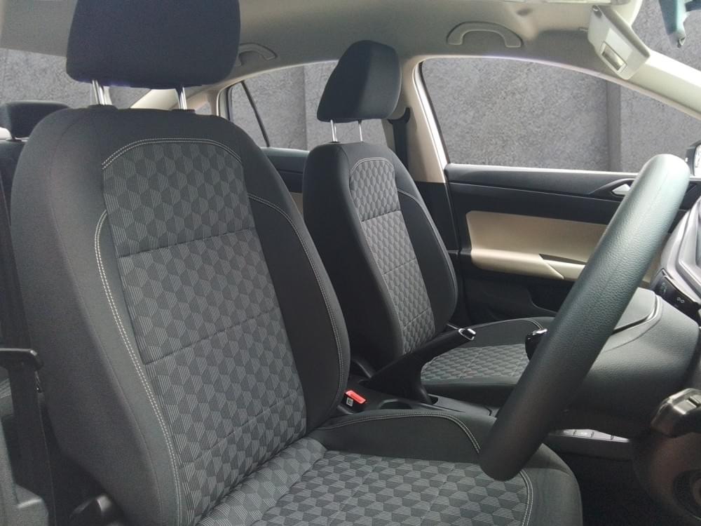 Volkswagen Polo Sedan 1.6 Base