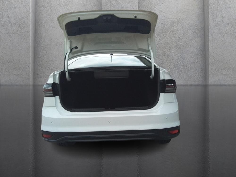 Volkswagen Polo Sedan 1.6 Base