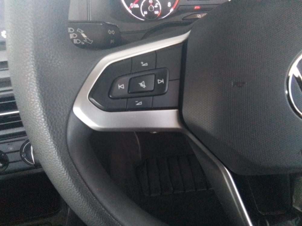 Volkswagen Polo Sedan 1.6 Base