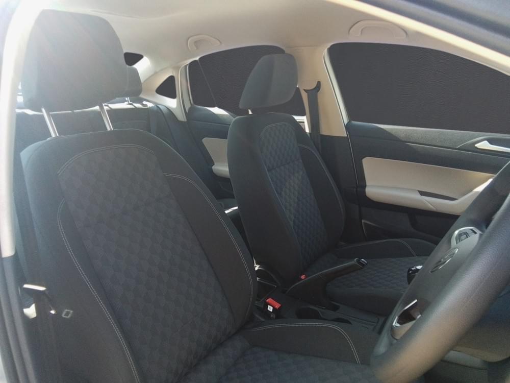 Volkswagen Polo Sedan 1.6 Base