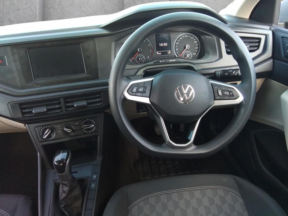 Volkswagen Polo Sedan 1.6 Tiptronic