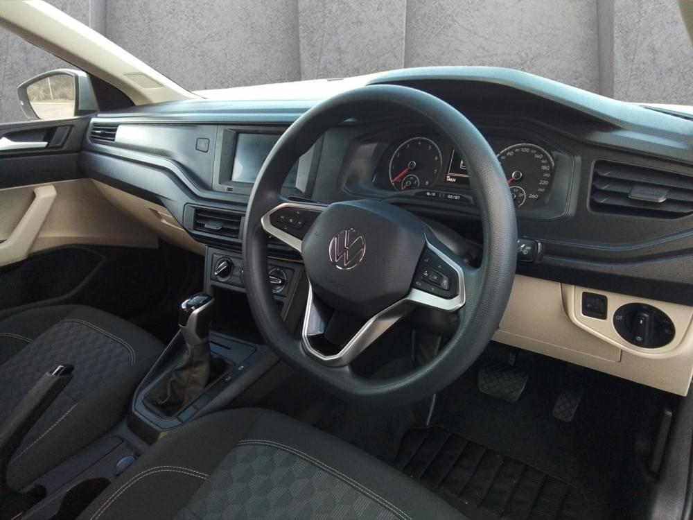 Volkswagen Polo Sedan 1.6 Tiptronic