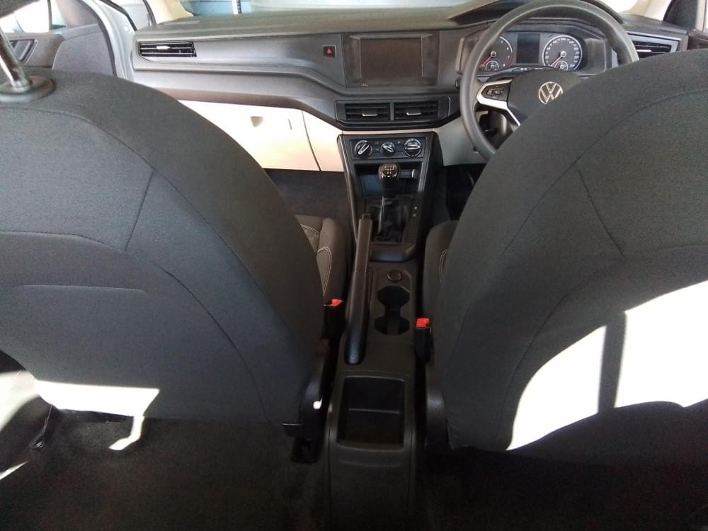 Volkswagen Polo Sedan 1.6 Base