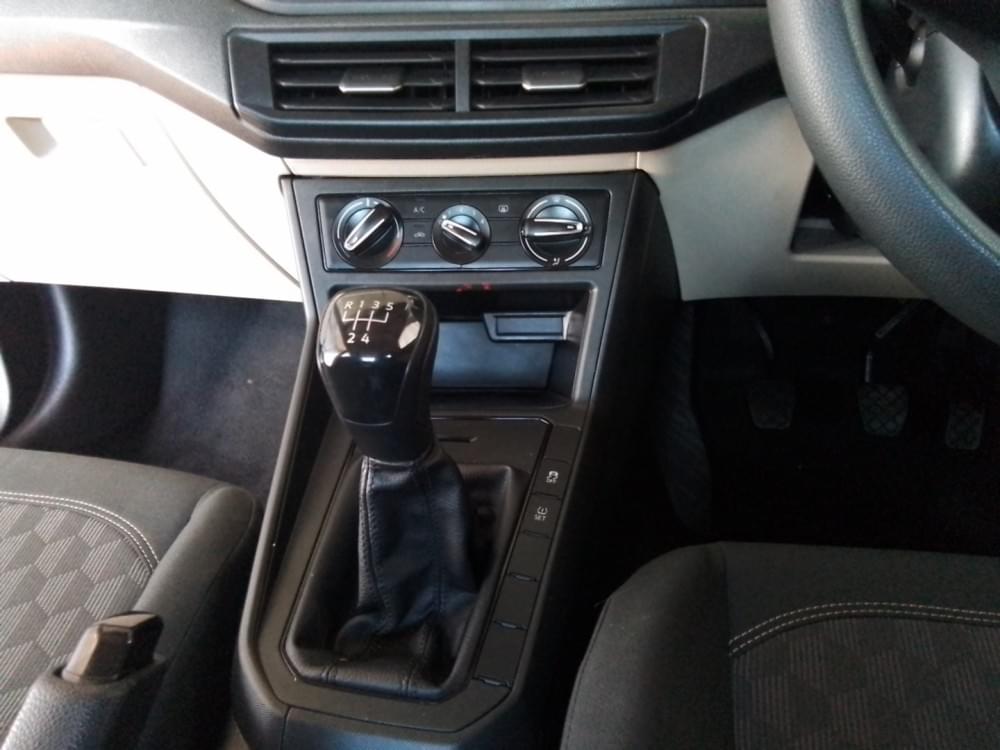 Volkswagen Polo Sedan 1.6 Base