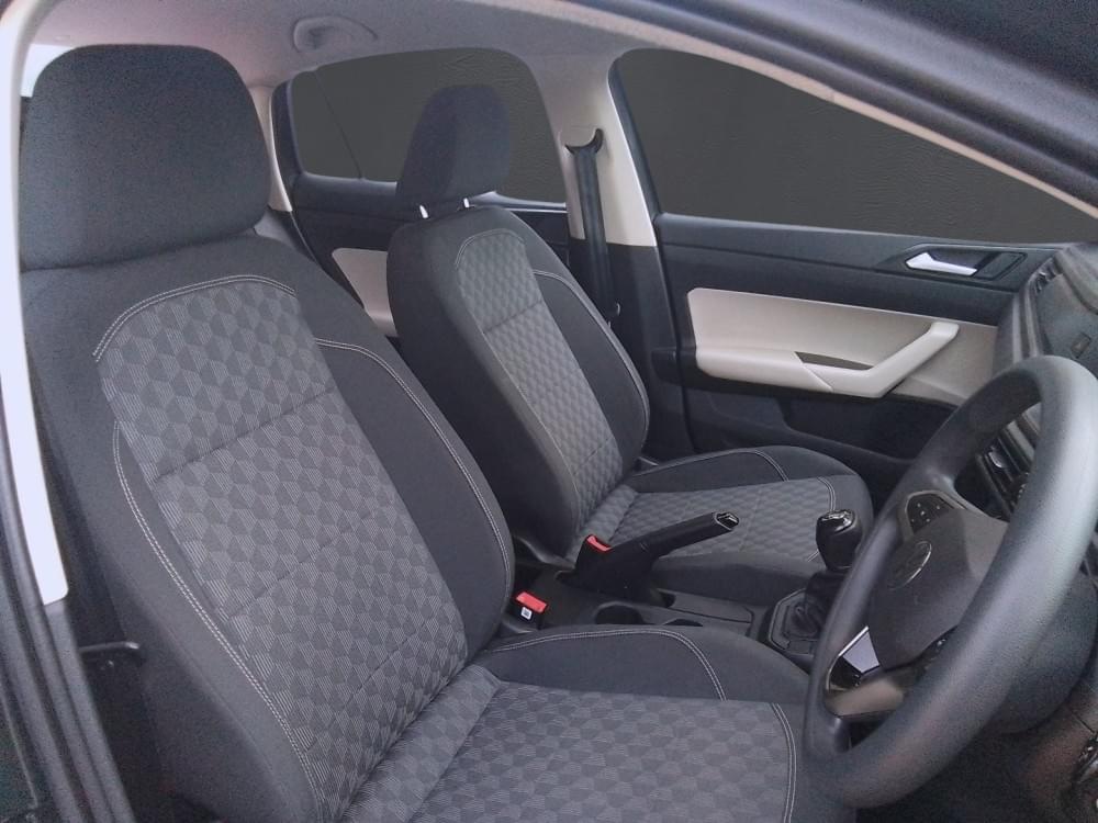 Volkswagen Polo Sedan 1.6 Base
