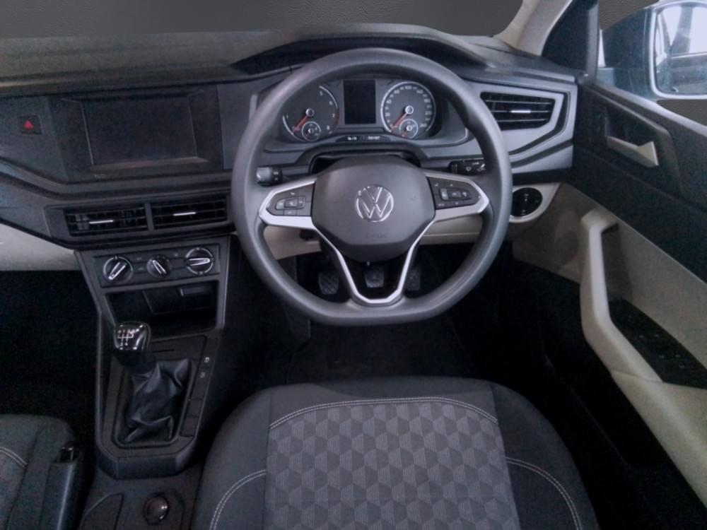 Volkswagen Polo Sedan 1.6 Base
