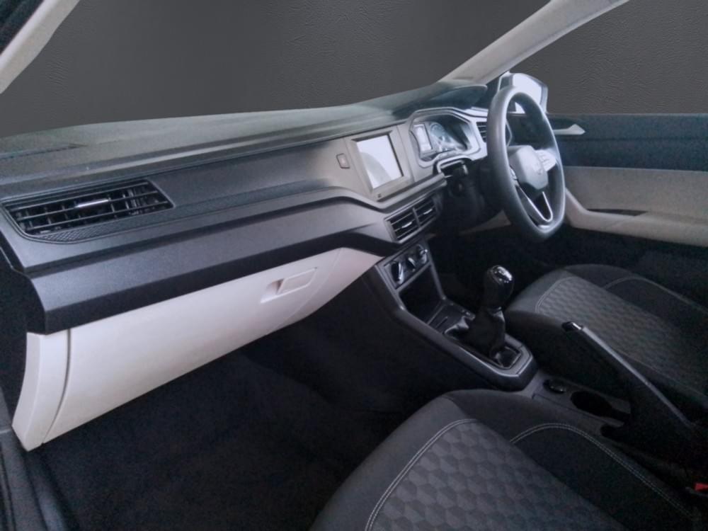 Volkswagen Polo Sedan 1.6 Base