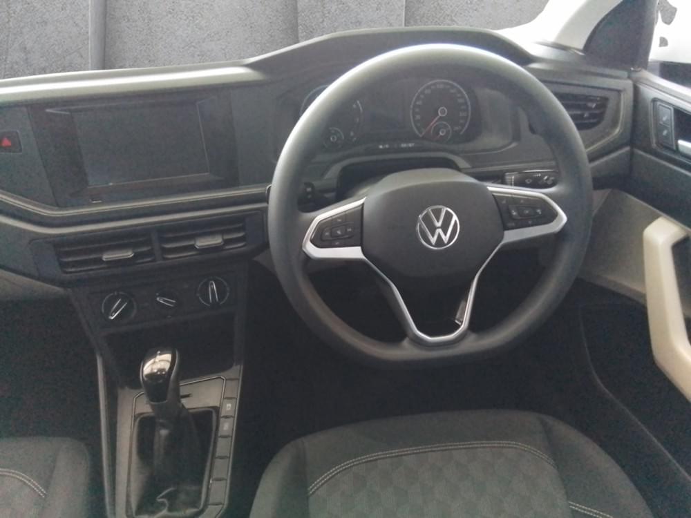 Volkswagen Polo Sedan 1.6 Tiptronic