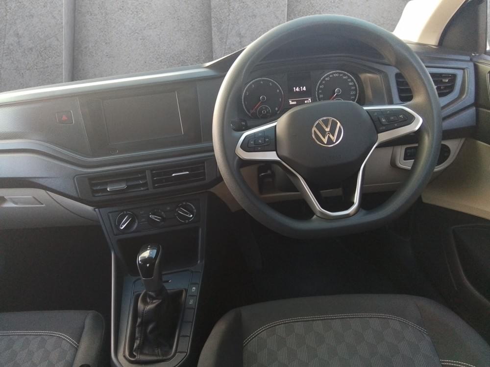 Volkswagen Polo Sedan 1.6 Tiptronic