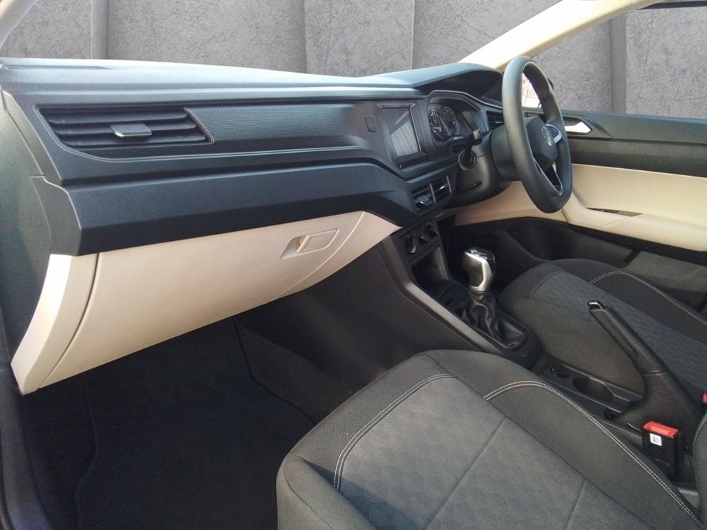 Volkswagen Polo Sedan 1.6 Tiptronic
