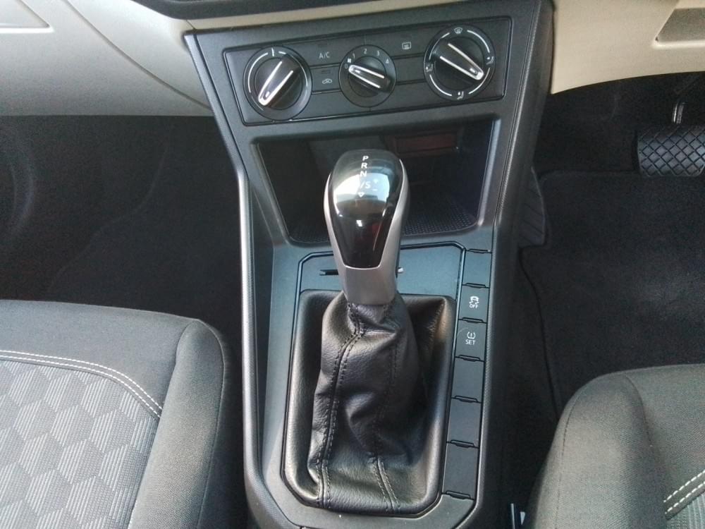 Volkswagen Polo Sedan 1.6 Tiptronic