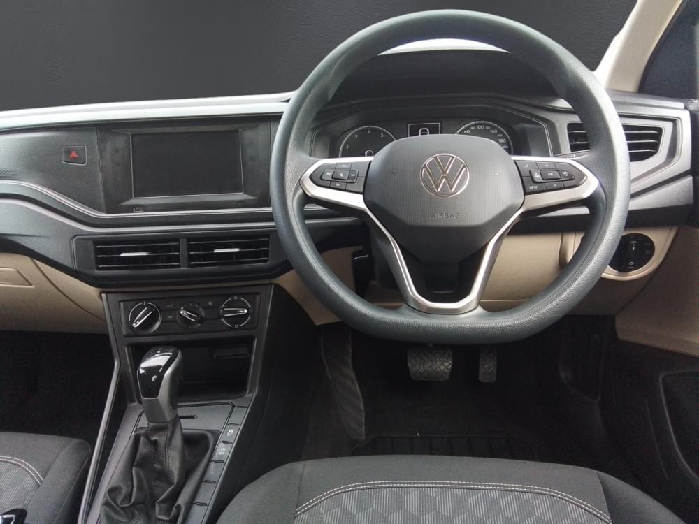 Volkswagen Polo Sedan 1.6 Tiptronic