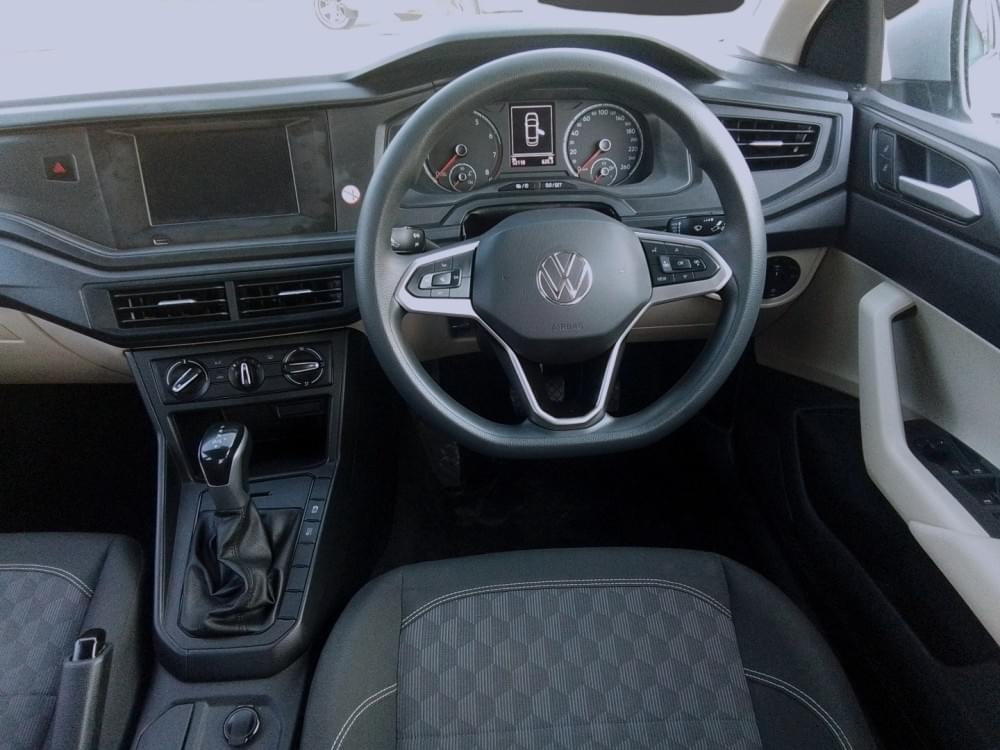 Volkswagen Polo Sedan 1.6 Tiptronic