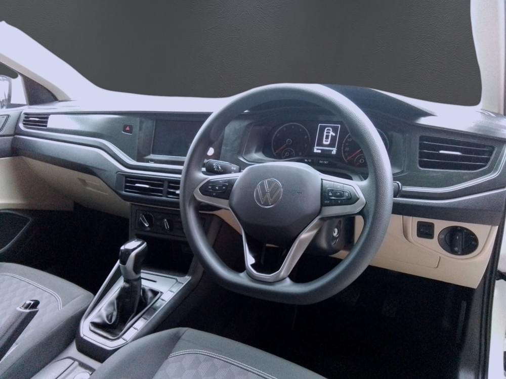 Volkswagen Polo Sedan 1.6 Tiptronic