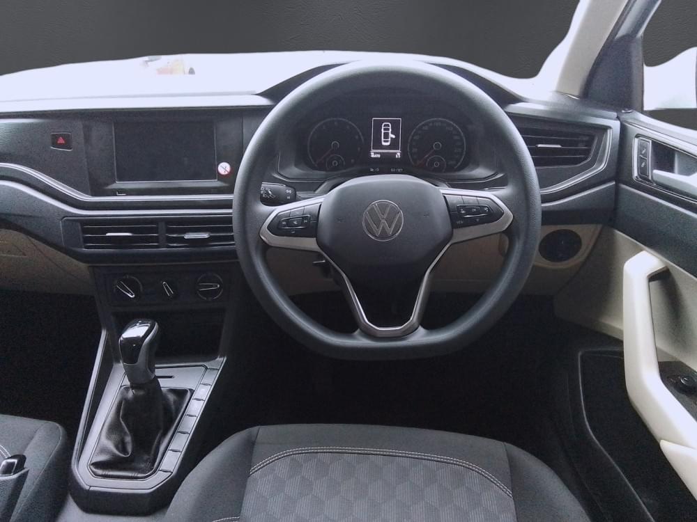 Volkswagen Polo Sedan 1.6 Tiptronic