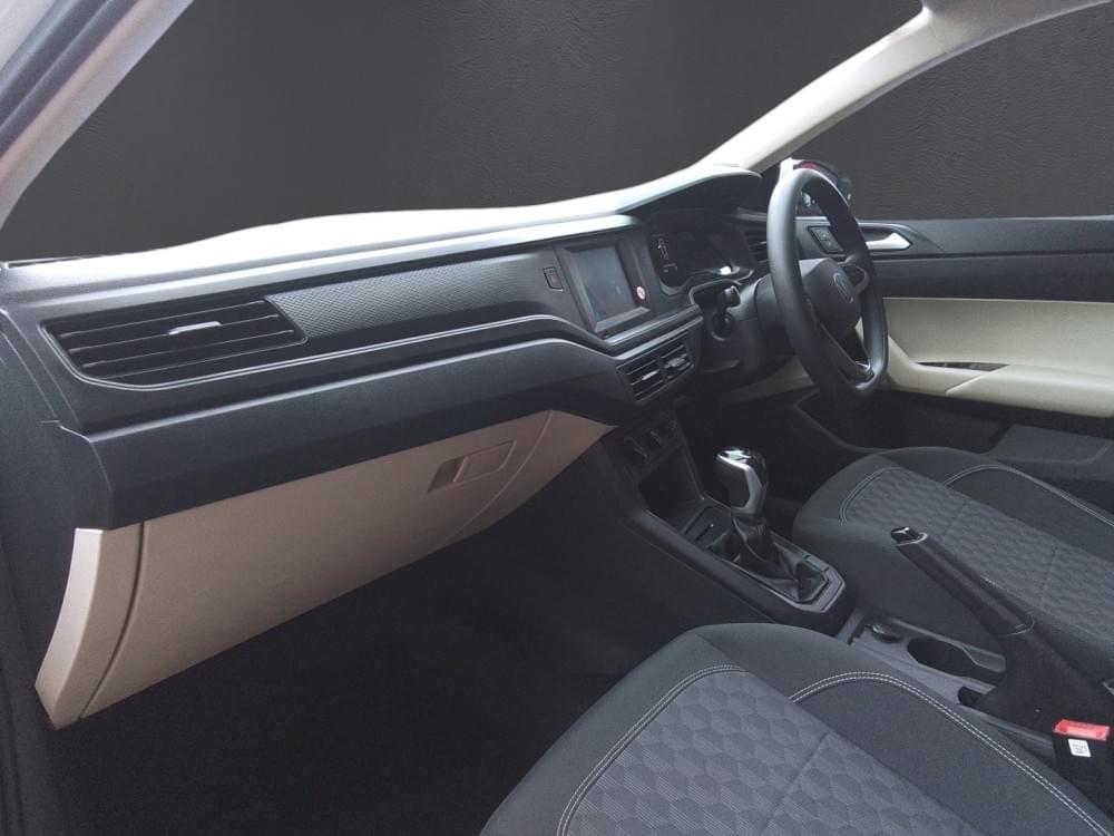 Volkswagen Polo Sedan 1.6 Tiptronic