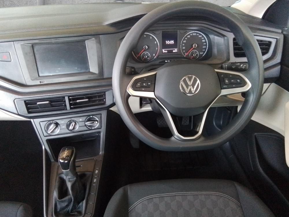 Volkswagen Polo Sedan 1.6 Tiptronic