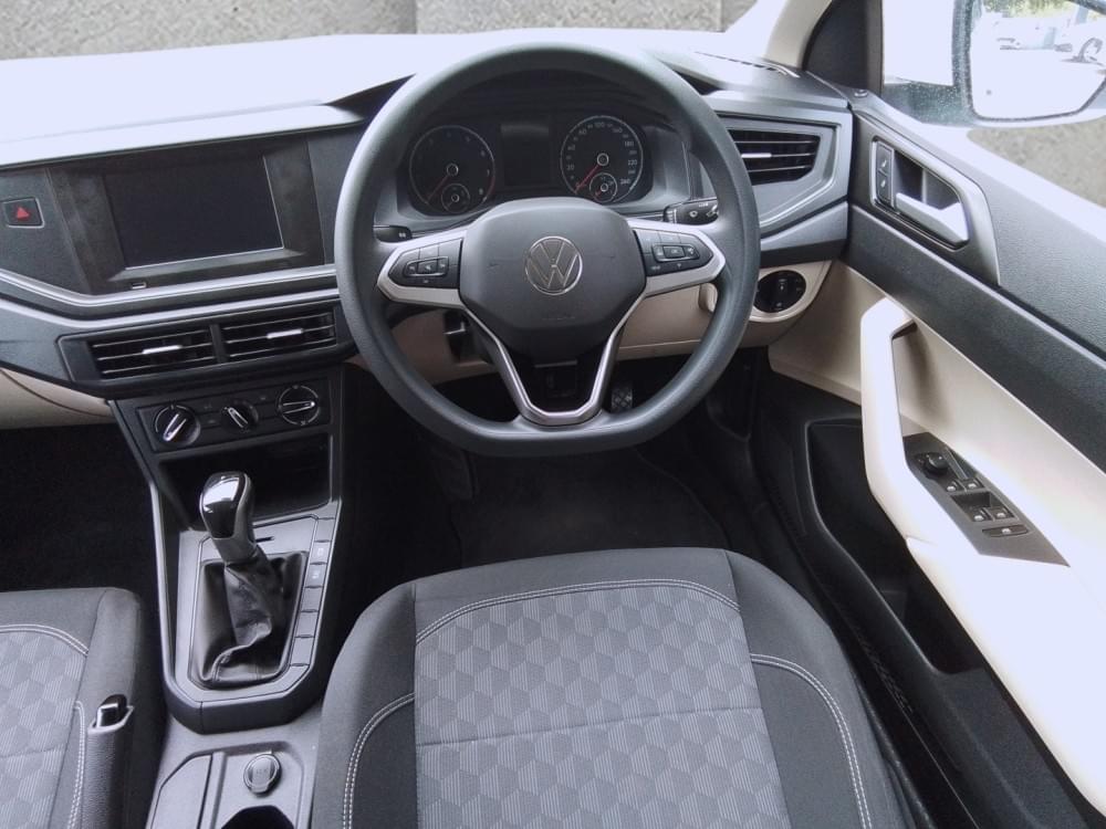 Volkswagen Polo Sedan 1.6 Tiptronic